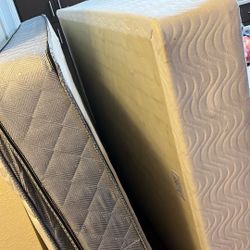 Full Size Mattress And Box 