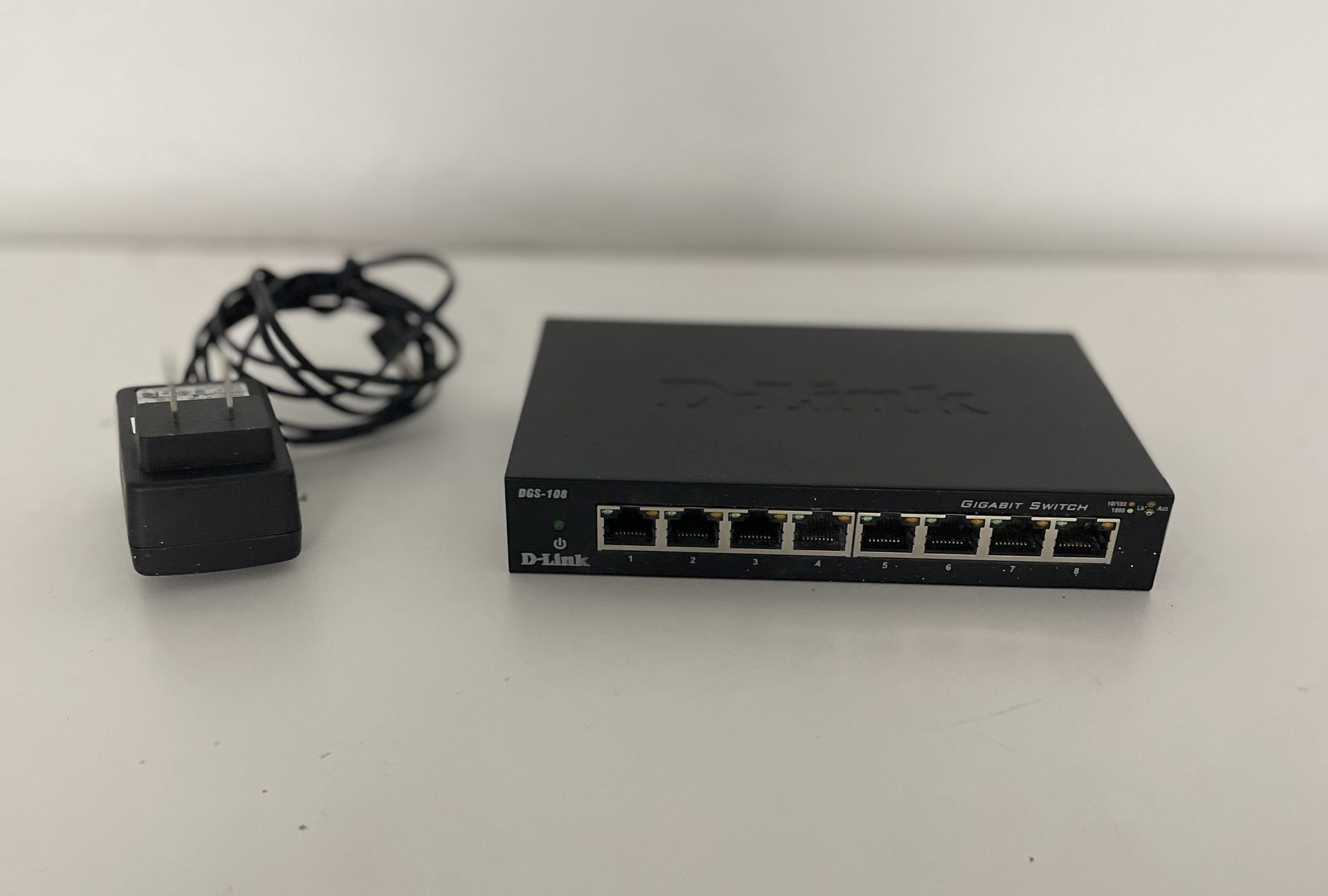 D-Link 8 Port Unmanaged Gigabit Switch