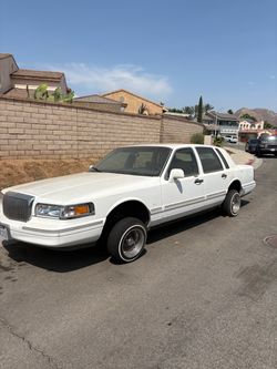 1995 Lincoln town car