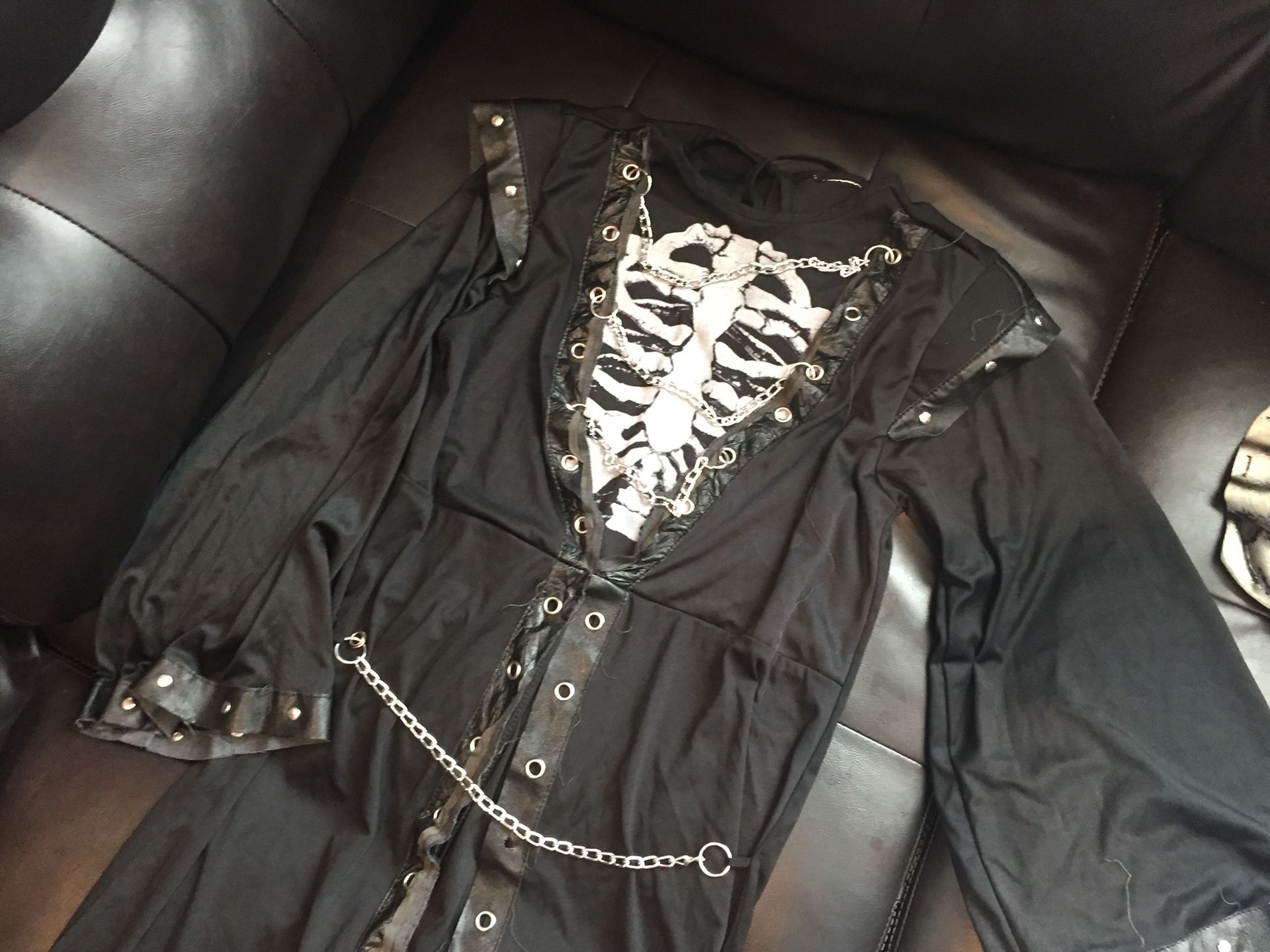 Boys’ Halloween skeleton costume ages 5-10 Pay What You Can