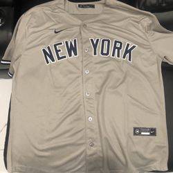 $40 FIRM⚾️SIZE: 2XL ONLY⚾️MEET IN SW BAKERSFIELD⚾️