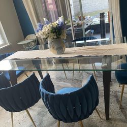 Dining room table