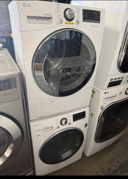 24”  w LG electric stackable front load  excellent condition