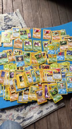 Tons of vintage pokemon cards