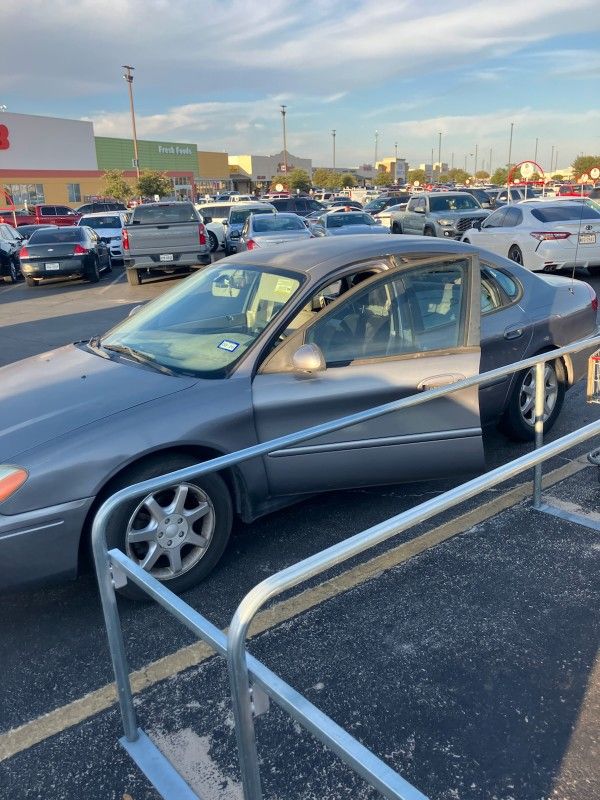 2007ford Taurus SEL$ 3 000 OBO Or Trade 95000 original Miles