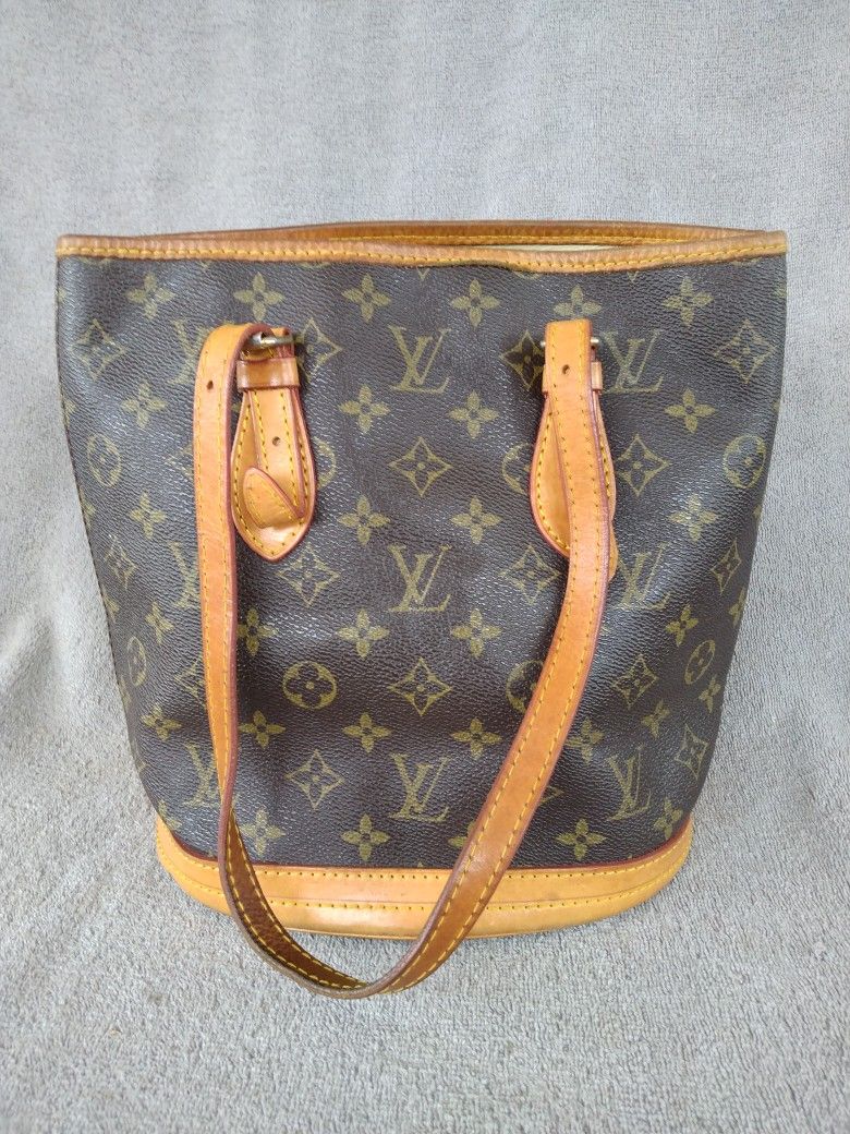 LOUIS VUITTON MONOGRAM PETIT BUCKET BAG