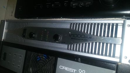 American Audio V1000 Amplifier.