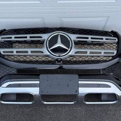 BLACK GLS MERCEDES 2020 2021 2022 2023 FRONT BUMPER