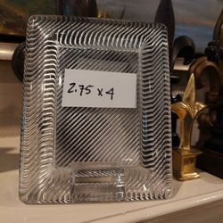 Mikasa Clear Wavy Glass Picture Frame 2.75x4