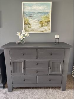 Broyhill rustic solid wood dresser