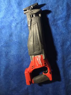 Milwaukee M18 Fuel Sawzall, runs perfect! 💥💥💥💡💸💸💸. Only 85 mañana only ⌛️⌛️👍🏽
