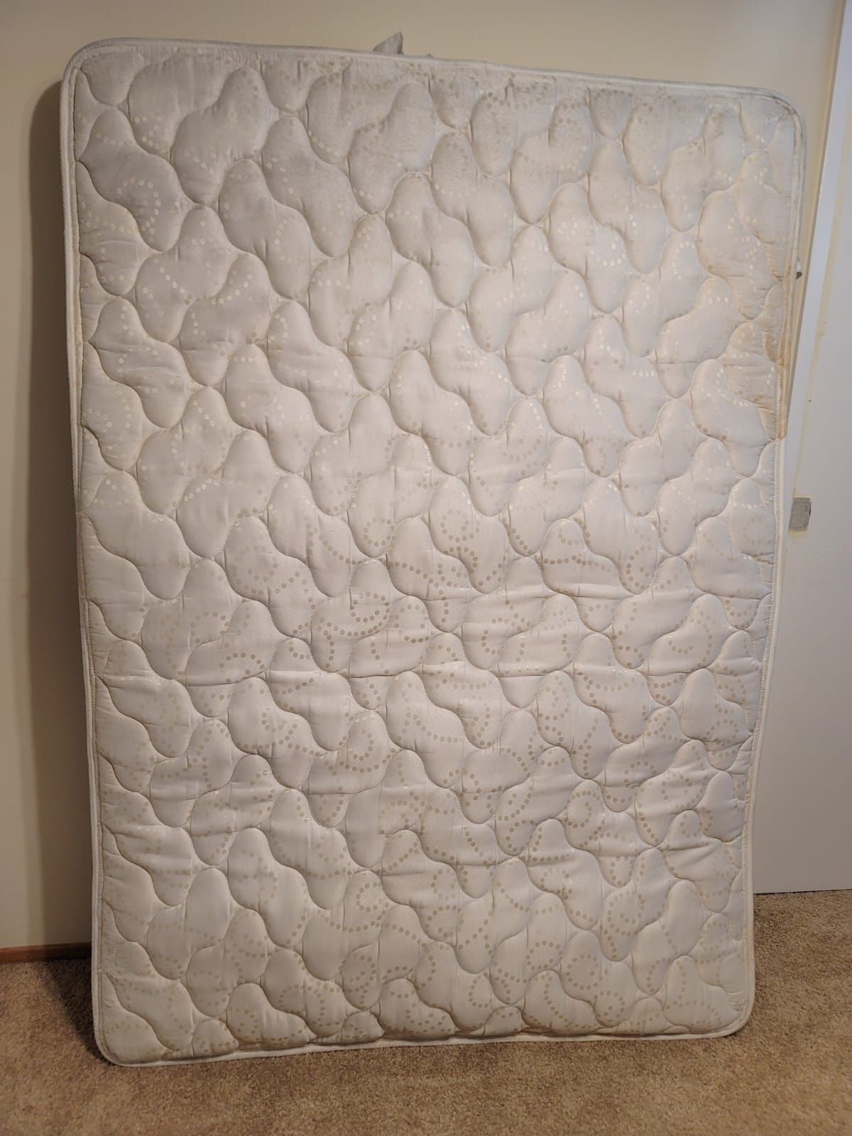 Full size mattress