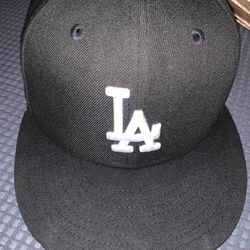 Black and white New era hat 6 7/8