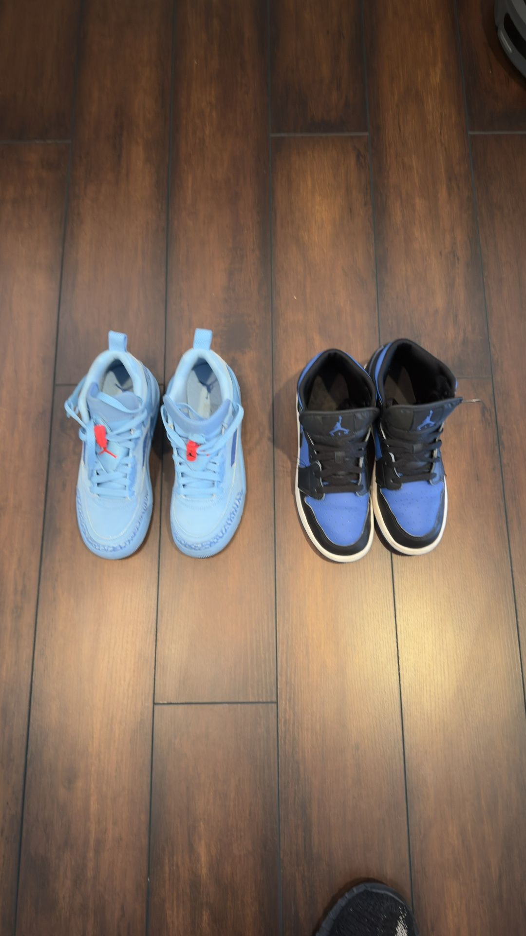 Kids shoes spikes low size 5 y Jordan 1 blue Royals size 5.5 y Price It’s Per Pair