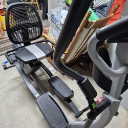 FOR SALE: ProForm Hybrid Trainer - Elliptical + Recumbent Bike 🏋️
