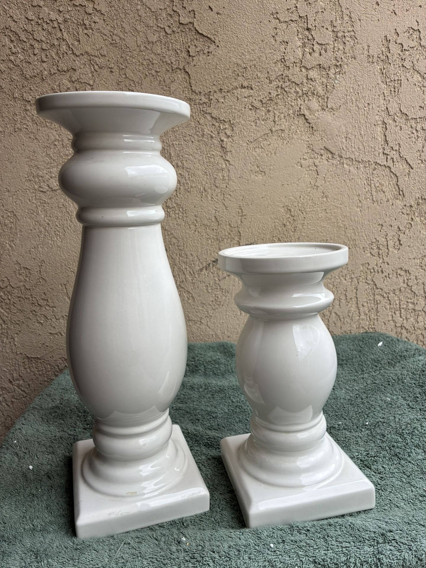 Elegant Shiny Porcelain Candle Holders – Set of 2