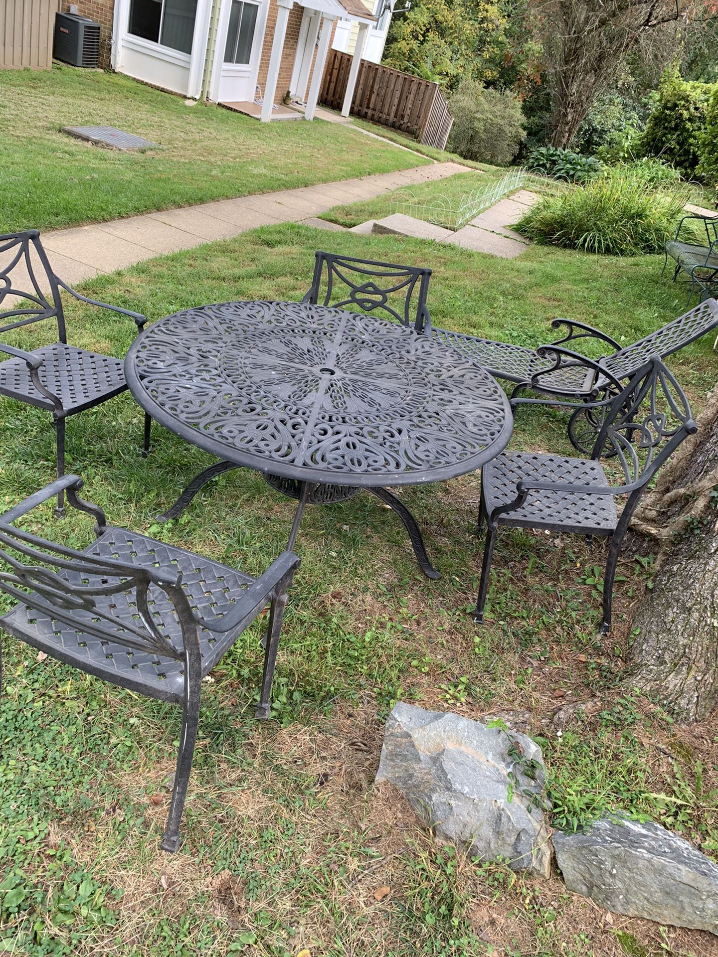 Outdoor Furniture Set ( Heavy Cast IRon Made)