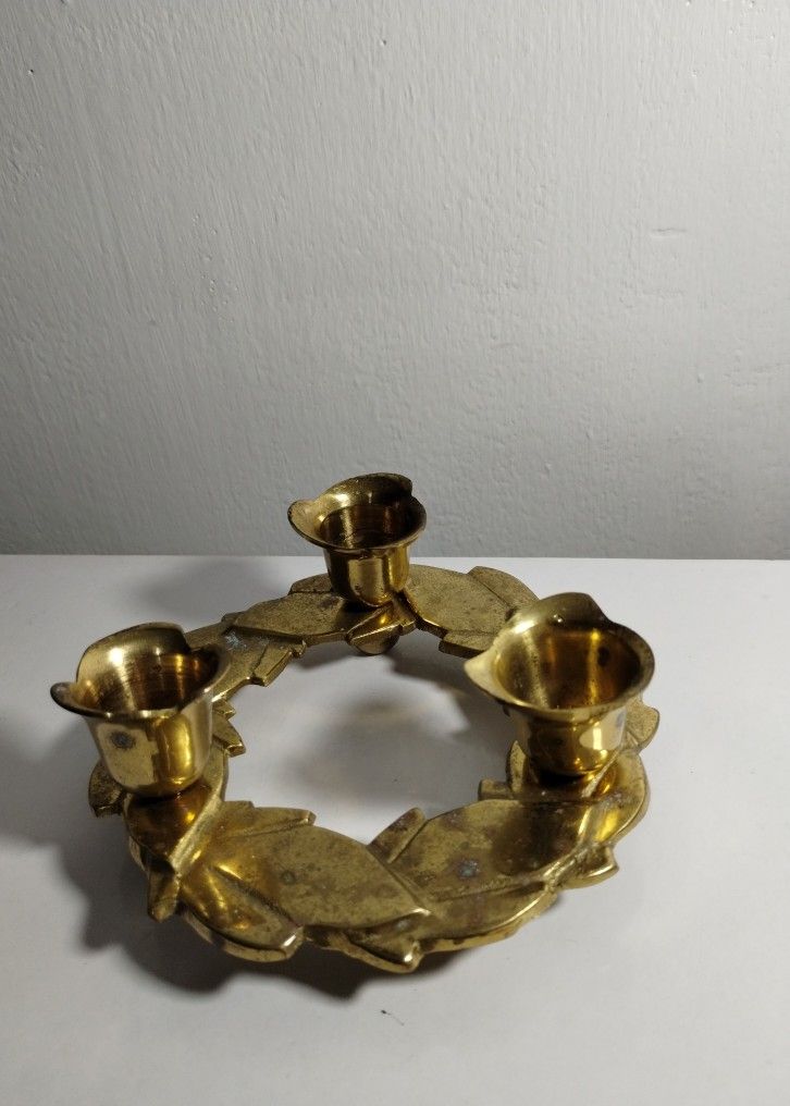 VINTAGE SOLID BRASS CANDLE HOLDER 5"×2". - Z998