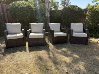 4 Patio Chairs