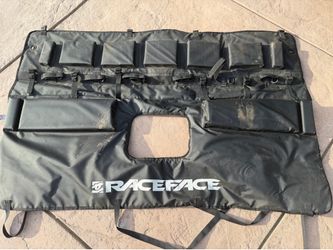 Raceface T2 Tailgate Cover