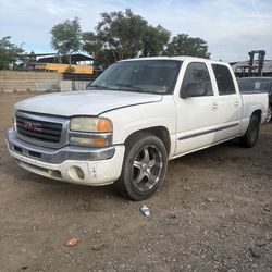 2004 GMC Sierra Part Out 0223