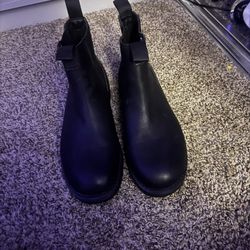 Black Boots 