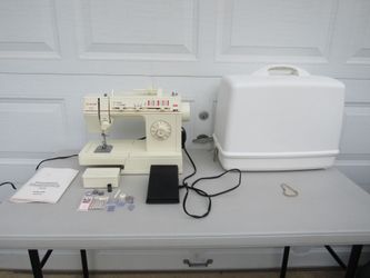 Singer Merritt 4530 Sewing Machine Free Arm w/ Case & Pedal Works