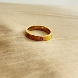 Gold tone Love Ring in 6