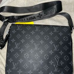 Louis Vuitton Crossbody 