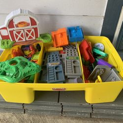 Play-Doh Desk And Molds