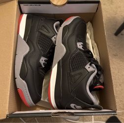 Bred Jordan 4