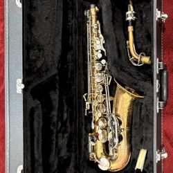 Selmer Bundy II Alto Saxphone + New Case 