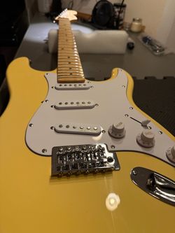 S-Style Electric Guitar Butterscotch Yellow
