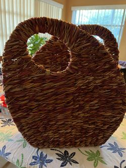RATTAN HANDLE MAGAZINE HOLDER