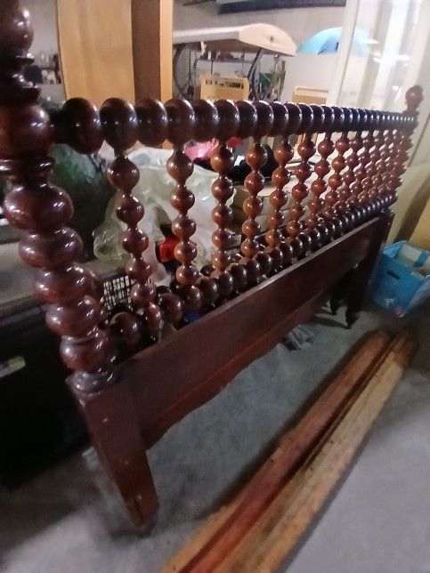 56 Inch Antique Victorian Bed Read Below