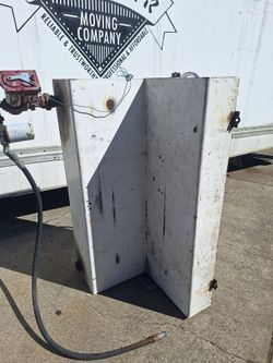 Gas tank