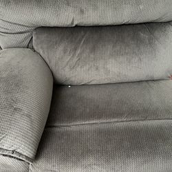 Electric reclining loveseat