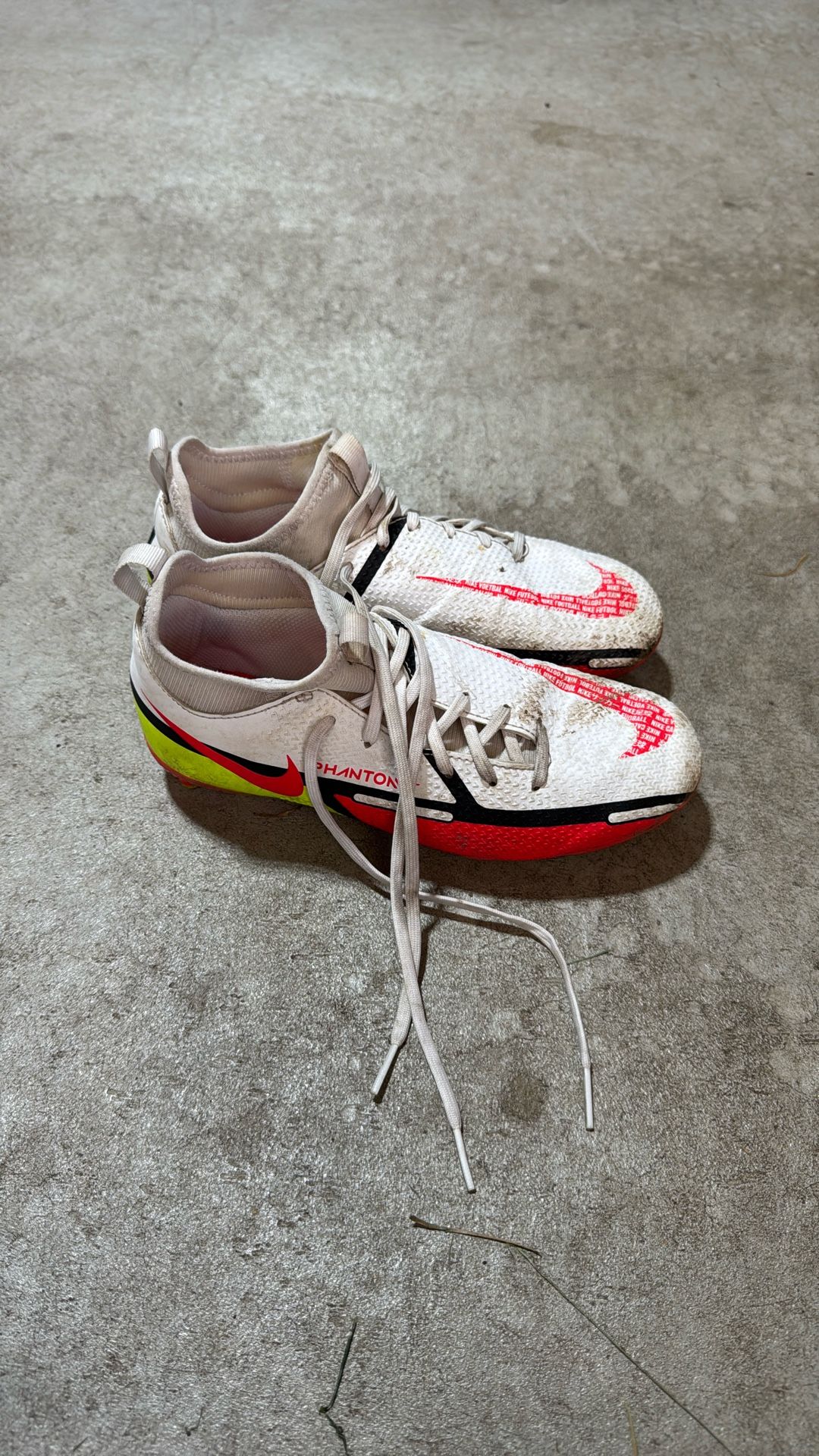 Nike Phantom Outdoor Cleats