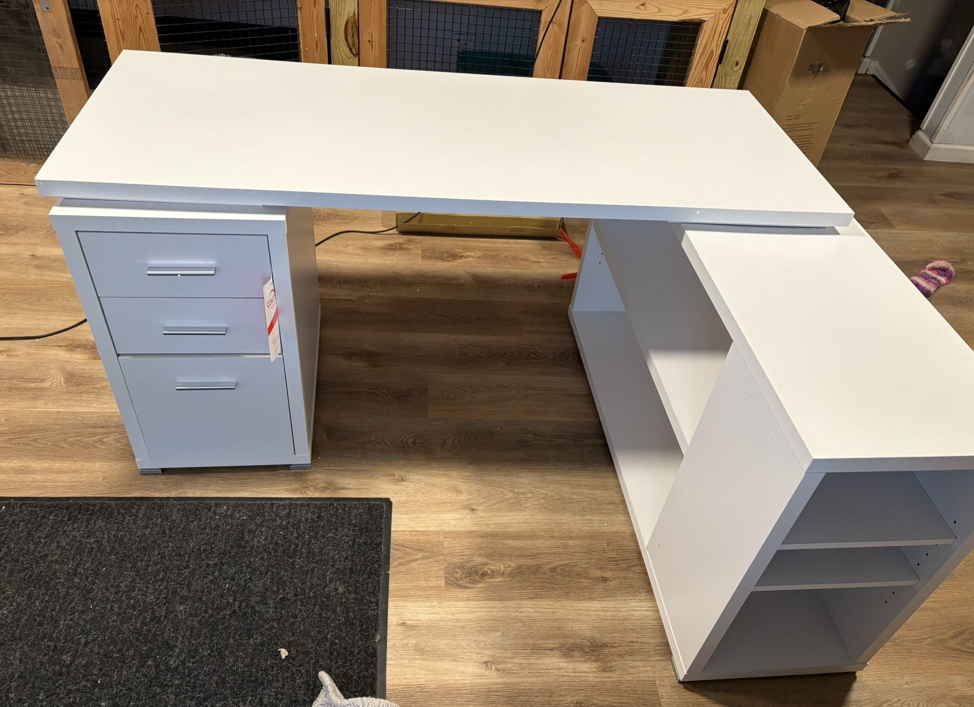Large Desk With Adjustable Shelves 