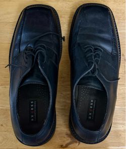 Access black dress shoes