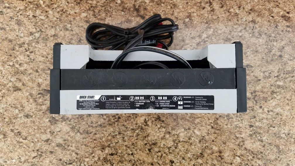 SCHUMACHER 12AMP TRICKLE CHARGER *16646*