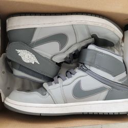 Nike Jordan 1 Mid  Size 9.5