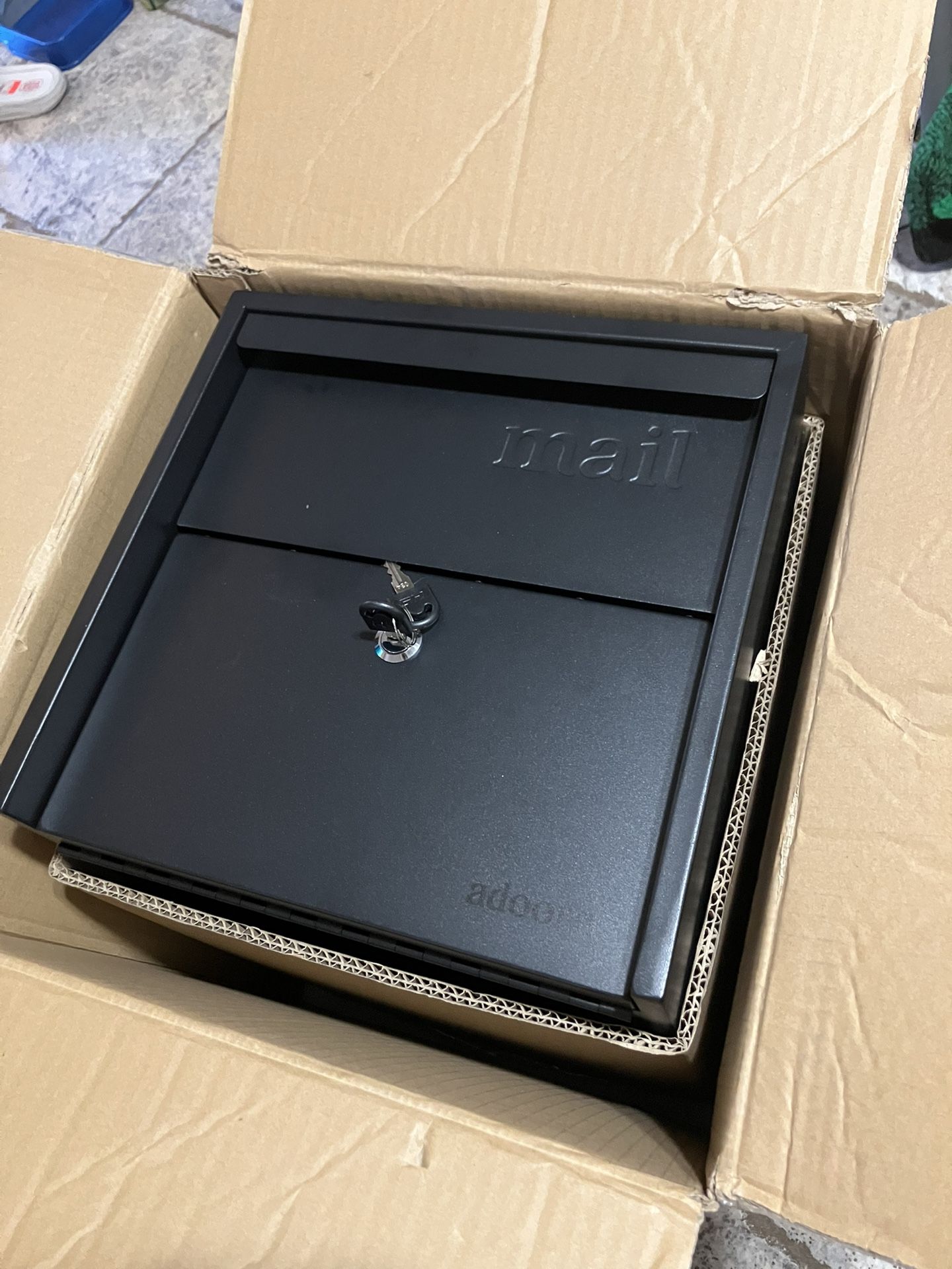 Locking Post Mount Mailbox | Large