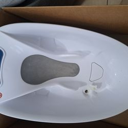 Baby bathtub with thermometer 