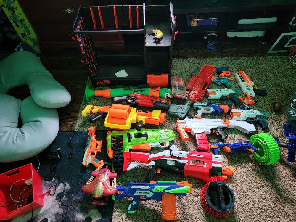 Nerf Guns And Gun Holder