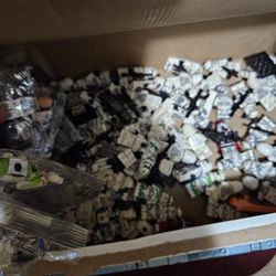 Massive Building Blocks Custom Stormtrooper And Clone Trooper Lot