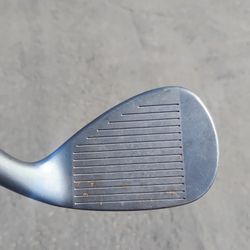 Golf Clubs! Left Handed Nike VR V-Rev 52 Degree Wedge! Rare Like New!