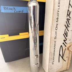 Newer Stock Exhaust From 17 HD Road Glide