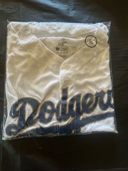 The Miguel Rojas (and 2025 World Champions) gold jersey giveaway