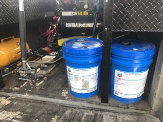 Heavy Duty Diesel Engine Oil Freightliner Kenworth Peterbilt International Volvo